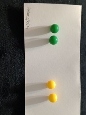Unbranded Green & Yellow Round Stud Earrings for Men